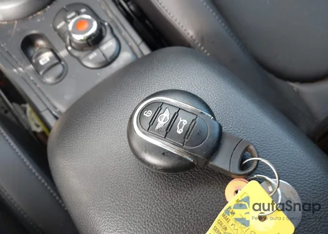 2018 Mini Countryman Cooper S из США, поврежденный, VIN WMZYT5C32J3D83195